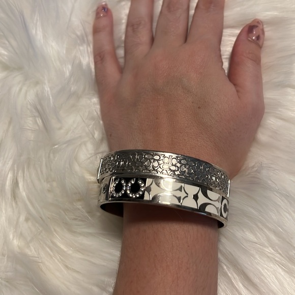 𝅺Coach Bangle Bracelet Set - Picture 5 of 6